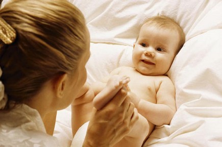 Infórmate sobre la estimulación a los 3 meses del bebé