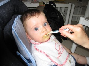 Bebé comiendo