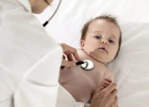 Visita al pediatra bebé 4 meses