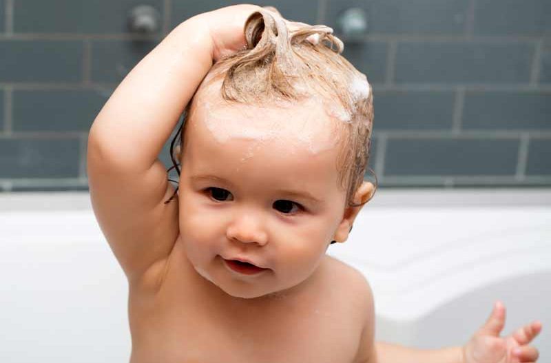 Cómo lavar el pelo al bebé | Cómo el cabello al bebé | Baño del bebé