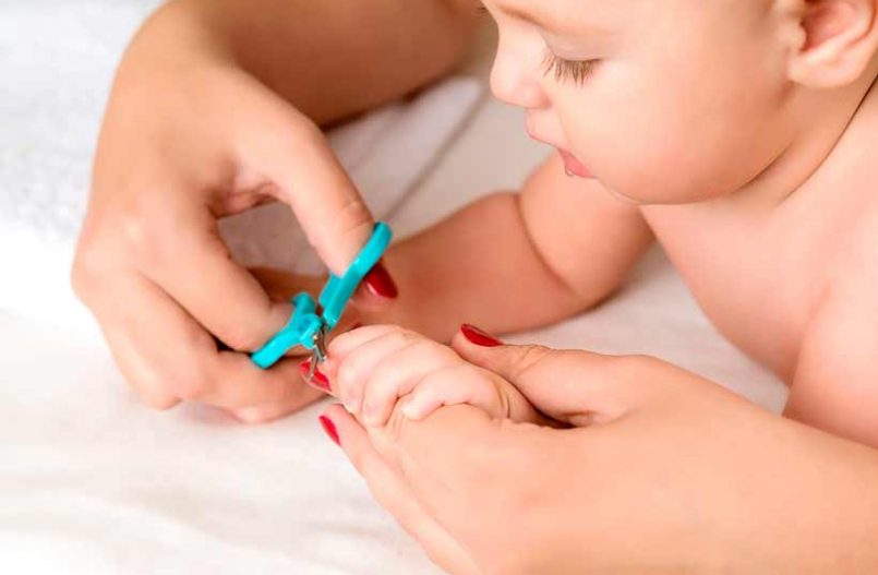 Cómo cortar las uñas a un bebé  Mejor con Salud