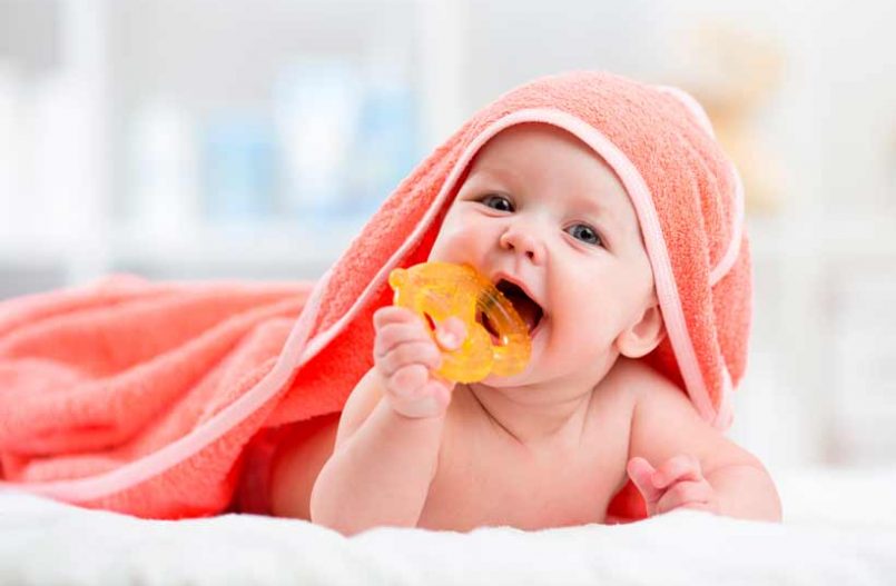 ¿Cuánto dura el dolor de encías en los bebés?