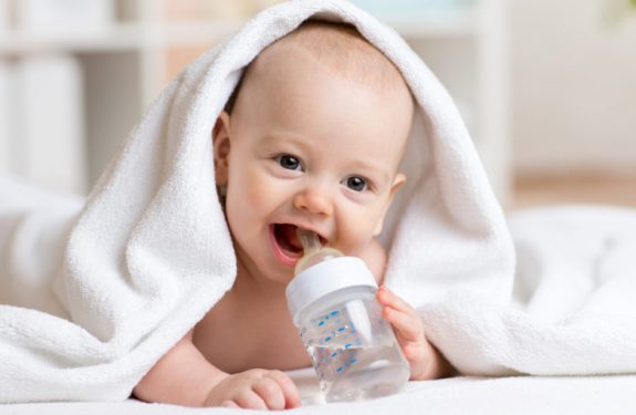 Cuándo pueden beber agua los bebés