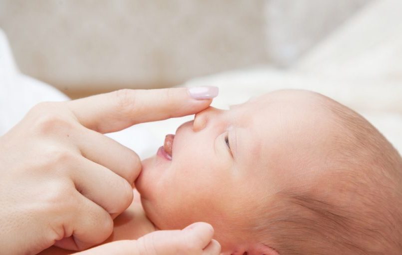 ¿Qué es la regurgitación en bebés?