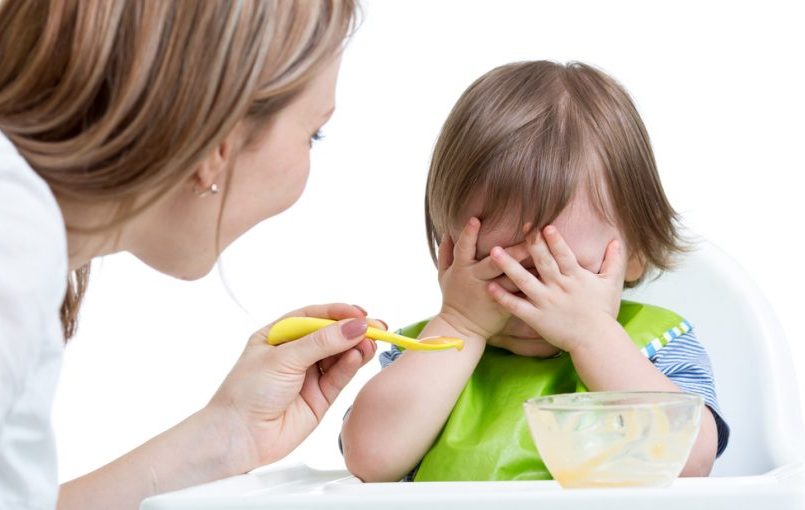¿Es normal que el bebé no quiera comer después de vacunarlo?