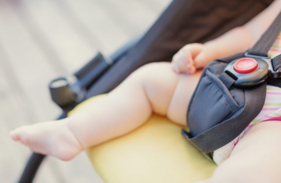 Consejos para pasar al bebé del capazo a la silla de paseo