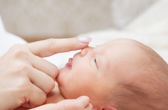 ¿Qué hacer si al bebé le sangra la nariz?
