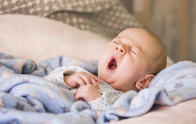 ¿Por qué el bebé bosteza mucho?