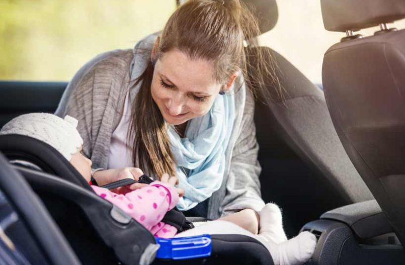 Cómo entretener al bebé en el coche
