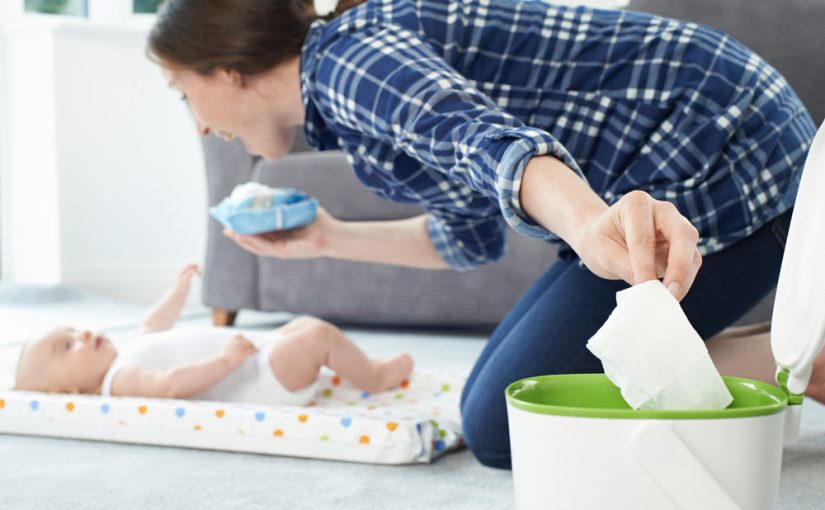 Ideas para entretener al bebé mientras le cambias el pañal